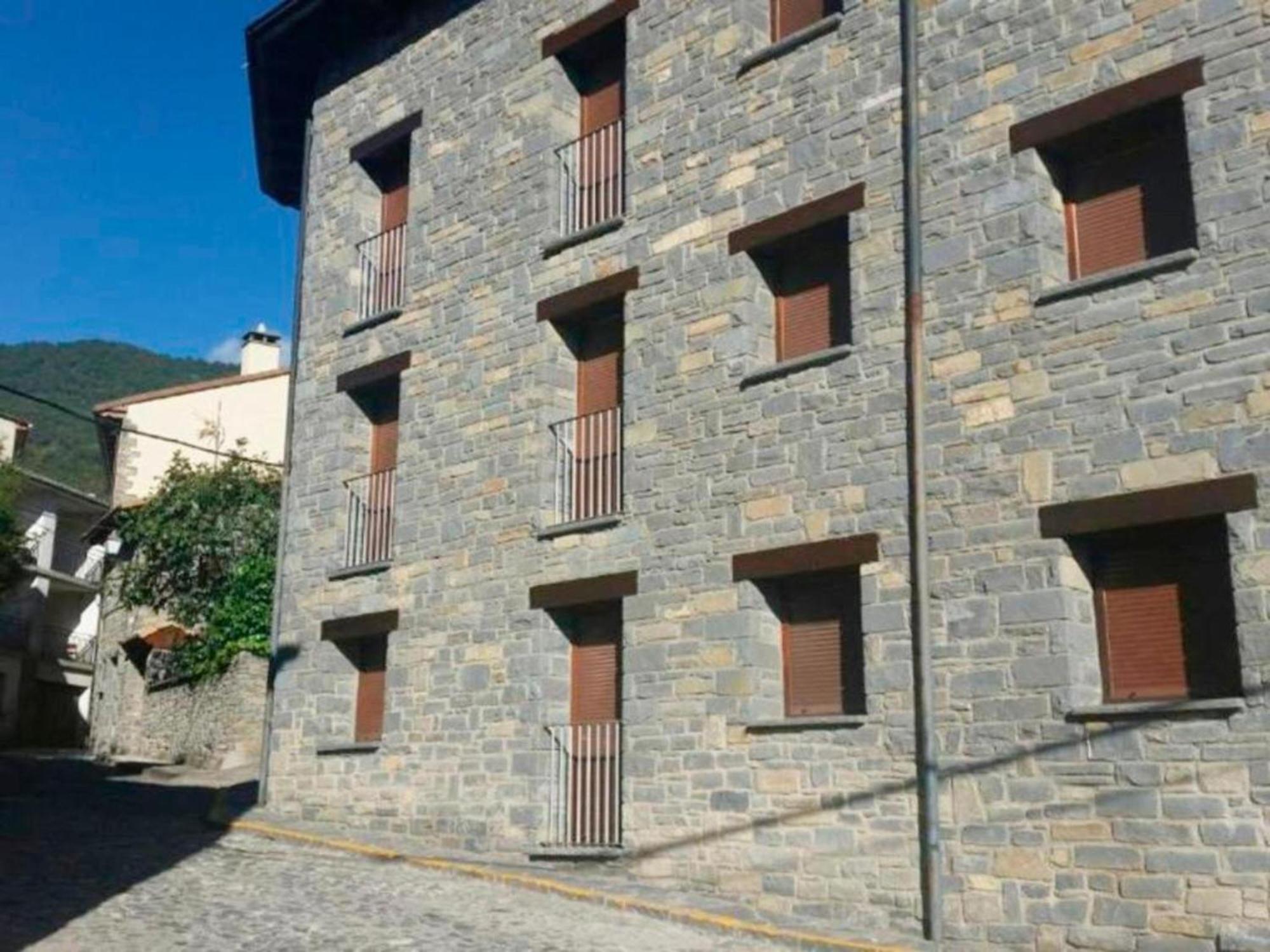 Apartamentos Valle De Tena - Biescas 3000 Exterior photo